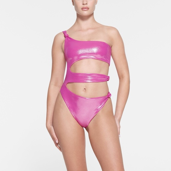 SKIMS LIQUID SHINE SWIM KNOTTED ONE SHOULDER MONOKINI | COLOR:LOLLIPOP | NEW/NWT - Picture 1 of 7